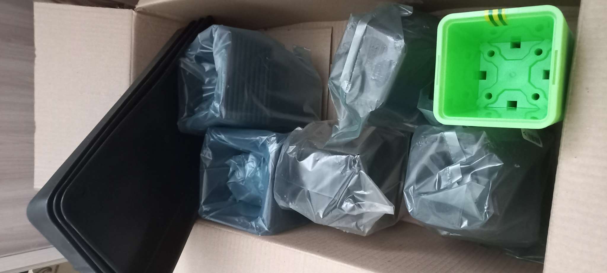 Фотография покупателя товара Набор для рассады: стаканы по 1 л (10 шт.), поддон 61×23 см, чёрный - Фото 11