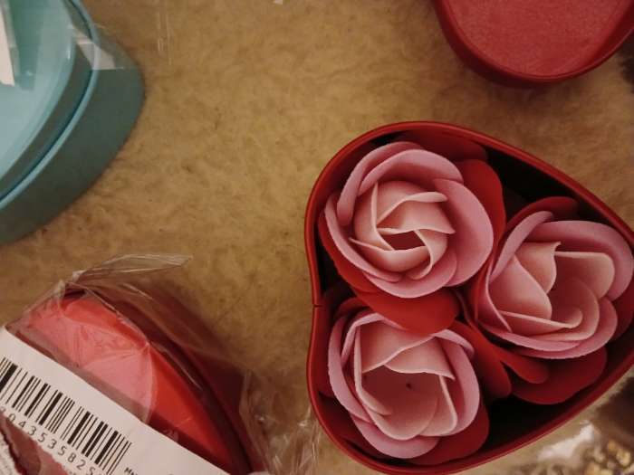 Фотография покупателя товара Мыльные розочки, трёхцветные, набор 3 шт., в коробке - Фото 2