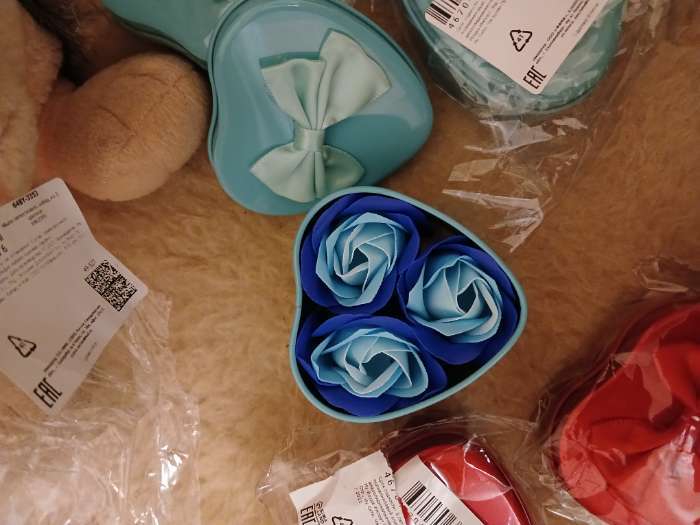 Фотография покупателя товара Мыльные розочки, трёхцветные, набор 3 шт., в коробке - Фото 2