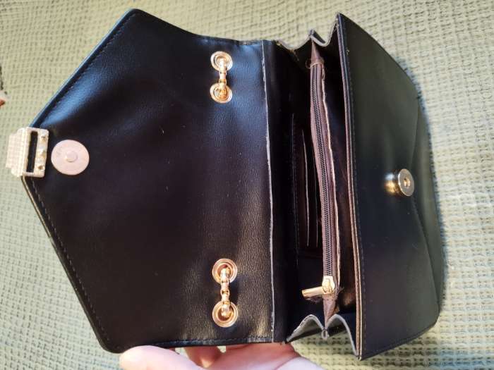 Фотография покупателя товара Сумка женская мессенджер на магните, 20×6×13 см, чёрная - Фото 2