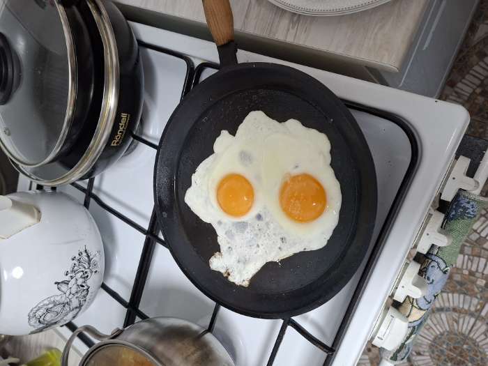 Фотография покупателя товара Сковорода блинная литая Magma, d=24 см, h=1.5 см, деревянная ручка, индукция, чугун, чёрная - Фото 1