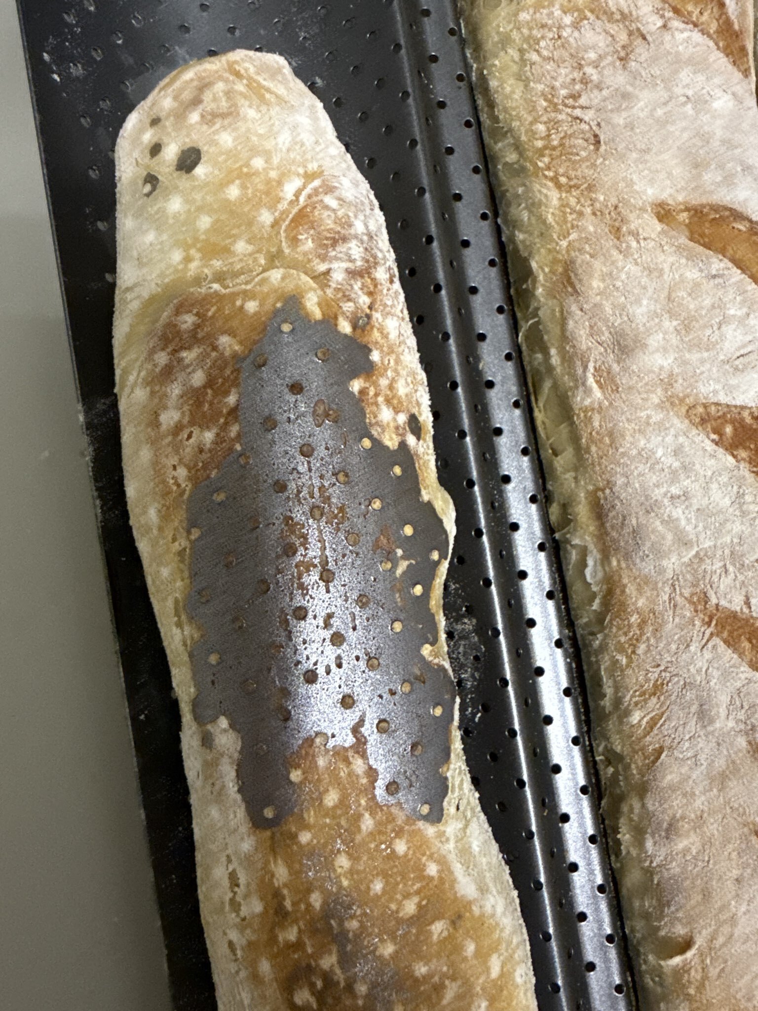 Фотография покупателя товара Форма для выпечки Доляна «Багет», 38×31×2.5 см, перфорированная, антипригарное покрытие - Фото 10