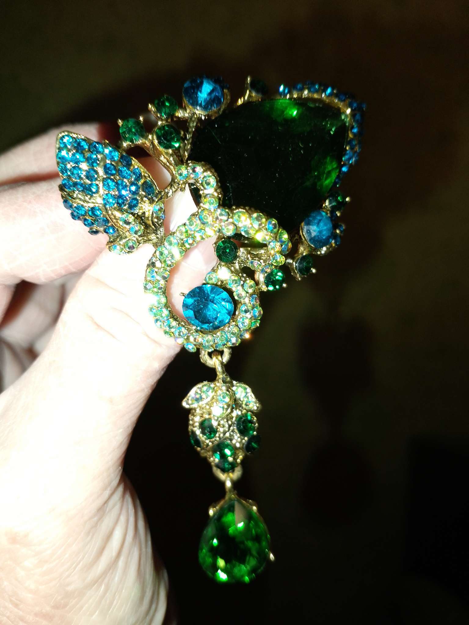 Фотография покупателя товара Брошь «Цветы» бутоны с подвеской, цветная в чернёном золоте - Фото 2