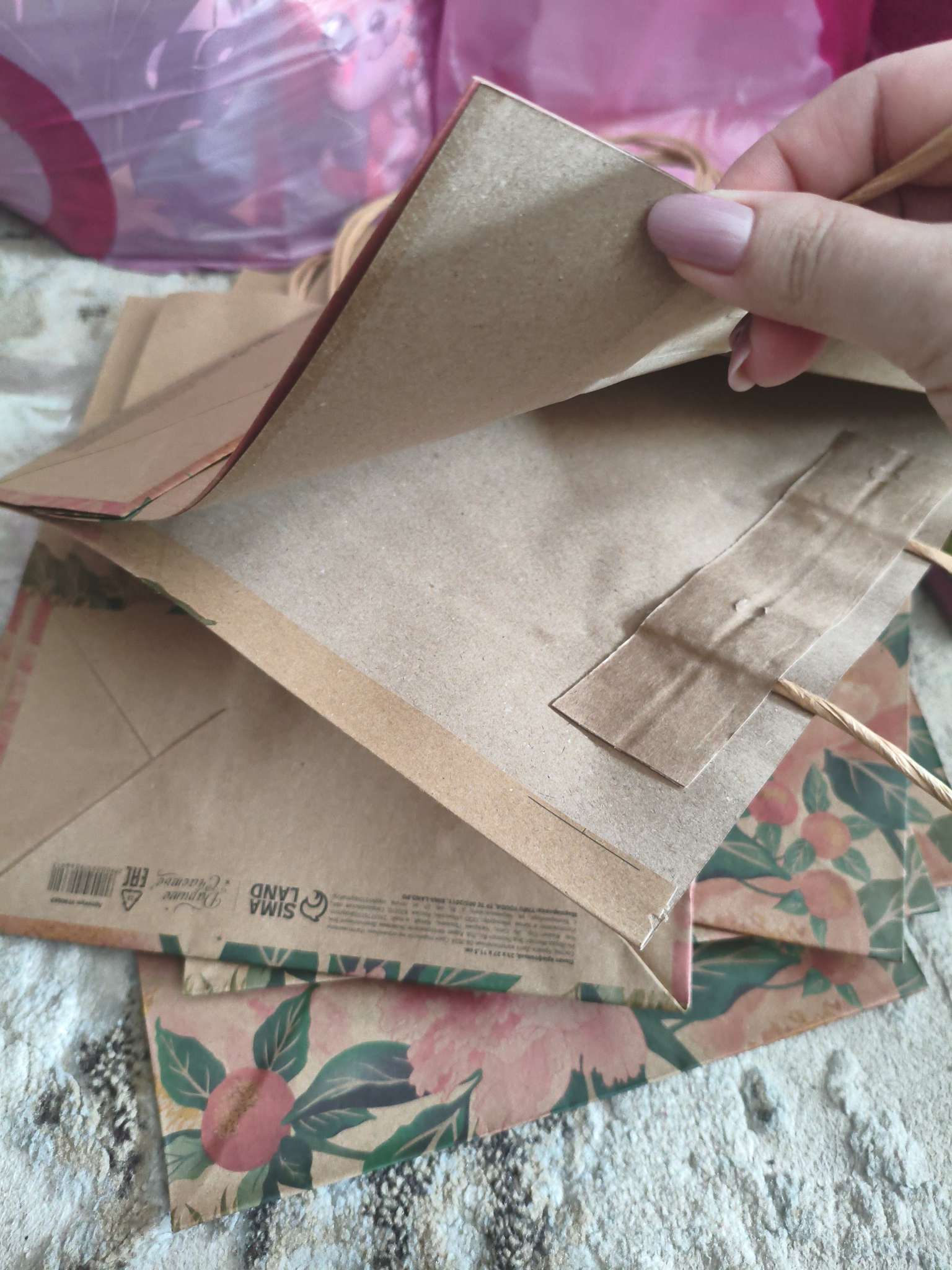 Фотография покупателя товара Пакет подарочный крафтовый, упаковка, «Мечтай», ML 23×27×11.5 см - Фото 1