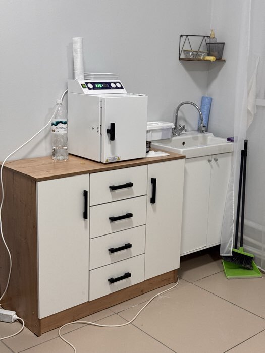 Фотография покупателя товара Комод для хранения «Эра. К1000–2Д», 4 ящика, 2 дверцы, 1000×430×830 мм, цвет венге/лоредо - Фото 4