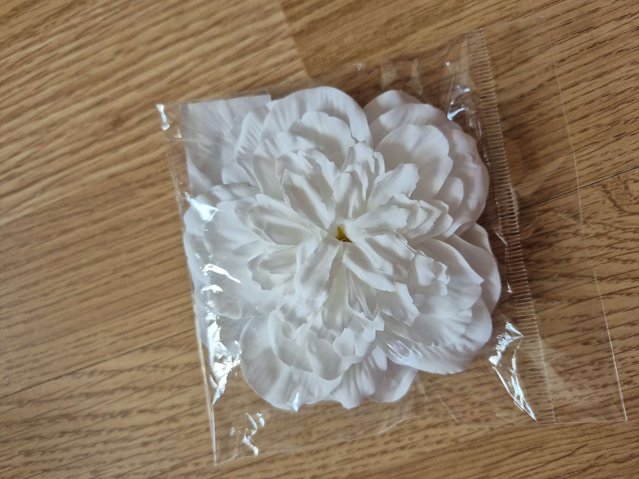 Фотография покупателя товара Брошь-заколка текстильная «Цветок» пион, цвет белый - Фото 1