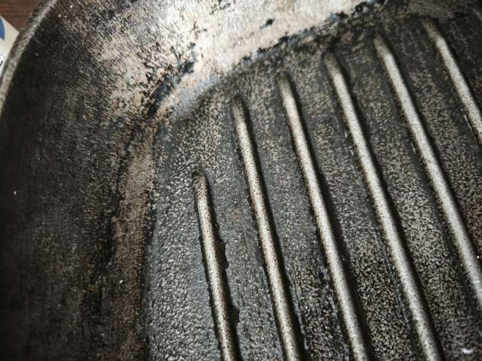 Фотография покупателя товара Сковорода - гриль Wild Kitchen, 26×26 см, съёмная ручка, лопатка и губка в комплекте, индукция, чугун, чёрная - Фото 2