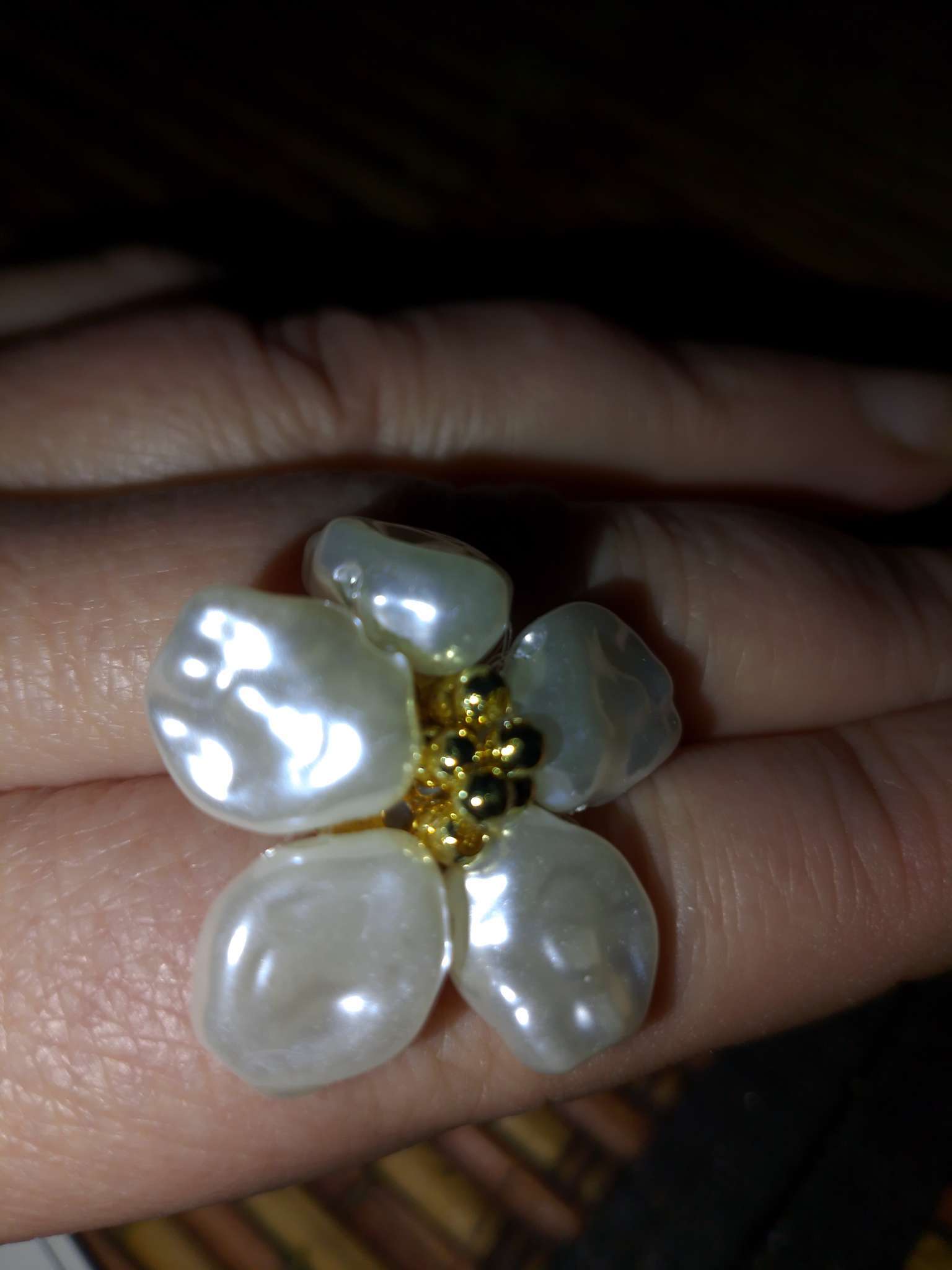 Фотография покупателя товара Серьги с жемчугом «Эксклюзив», цветок, цвет серебро - Фото 2