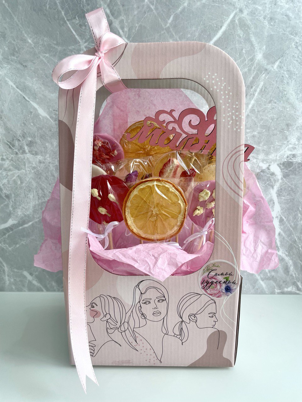 Фотография покупателя товара Коробка-переноска для цветов «Girl style», 17 × 12 × 32 см - Фото 1
