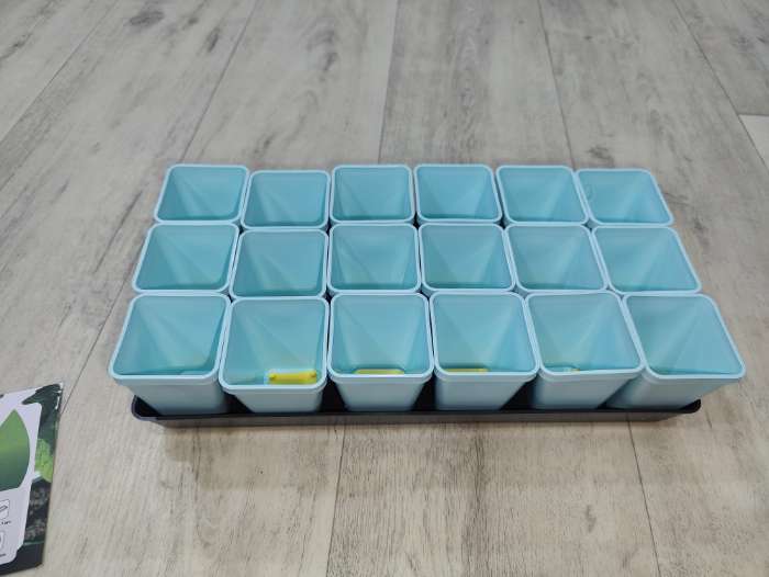 Фотография покупателя товара Набор для рассады: стаканы по 600 мл (8 шт.), поддон 36×18 см, цвет МИКС, Greengo - Фото 5