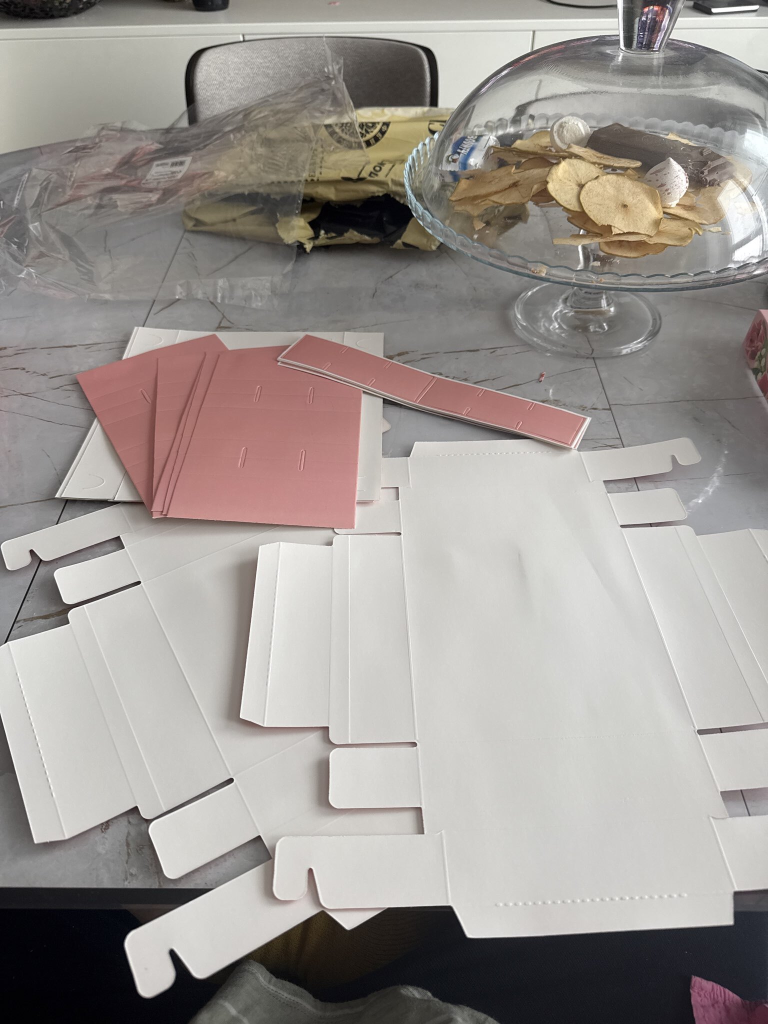 Фотография покупателя товара Коробка для конфет, кондитерская упаковка, 9 ячеек, «Тюльпаны», 14.7×14.7×3.5 см - Фото 87