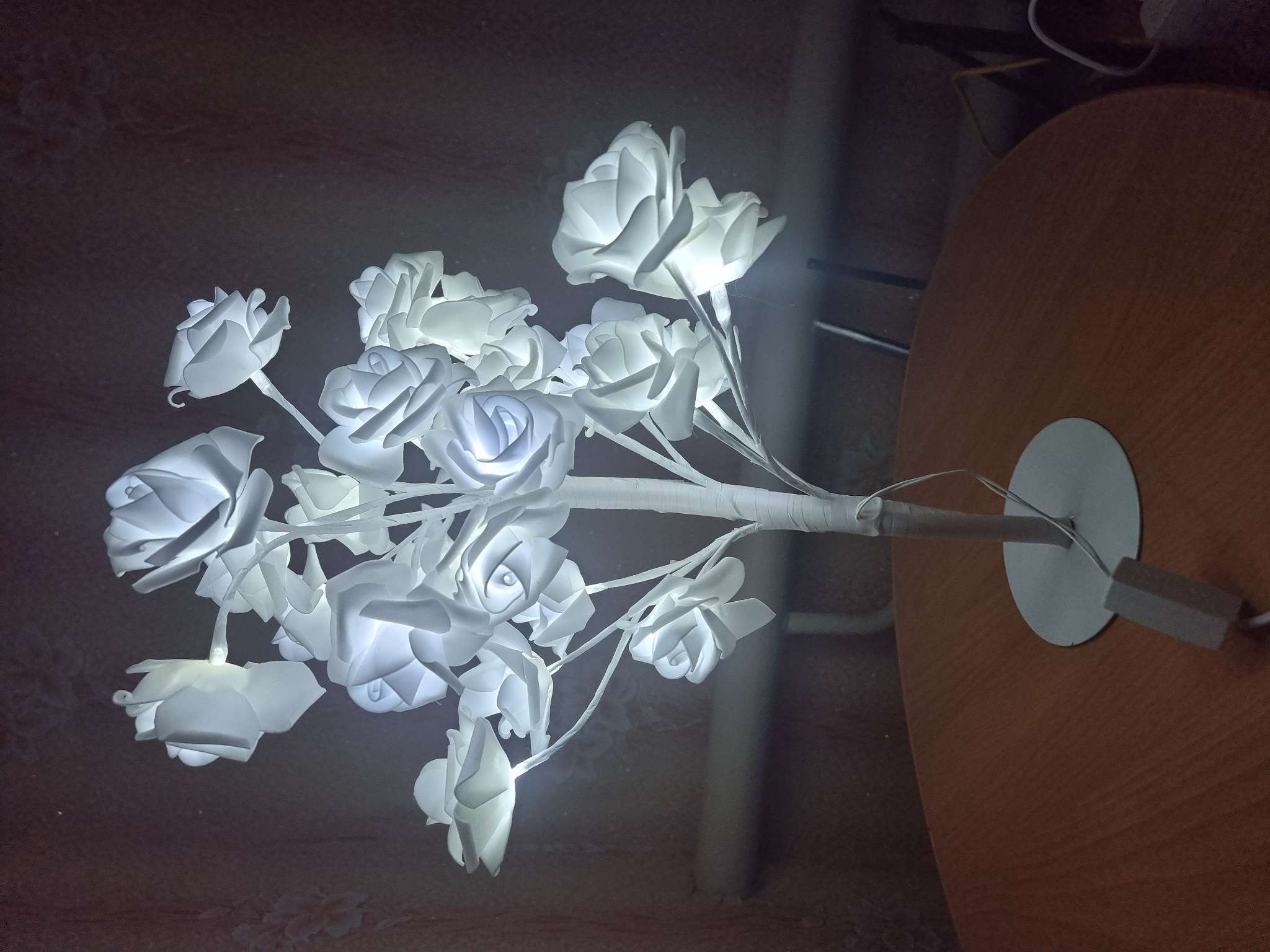 Фотография покупателя товара Светодиодный куст «Розы белые» 45 см, 24 LED, постоянное свечение, 220 В, свечение тёплое белое - Фото 1