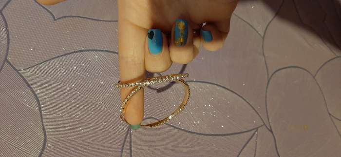 Фотография покупателя товара Серьги-кольца Princess дорожка, цвет белый в золоте, d=4,5 см - Фото 2
