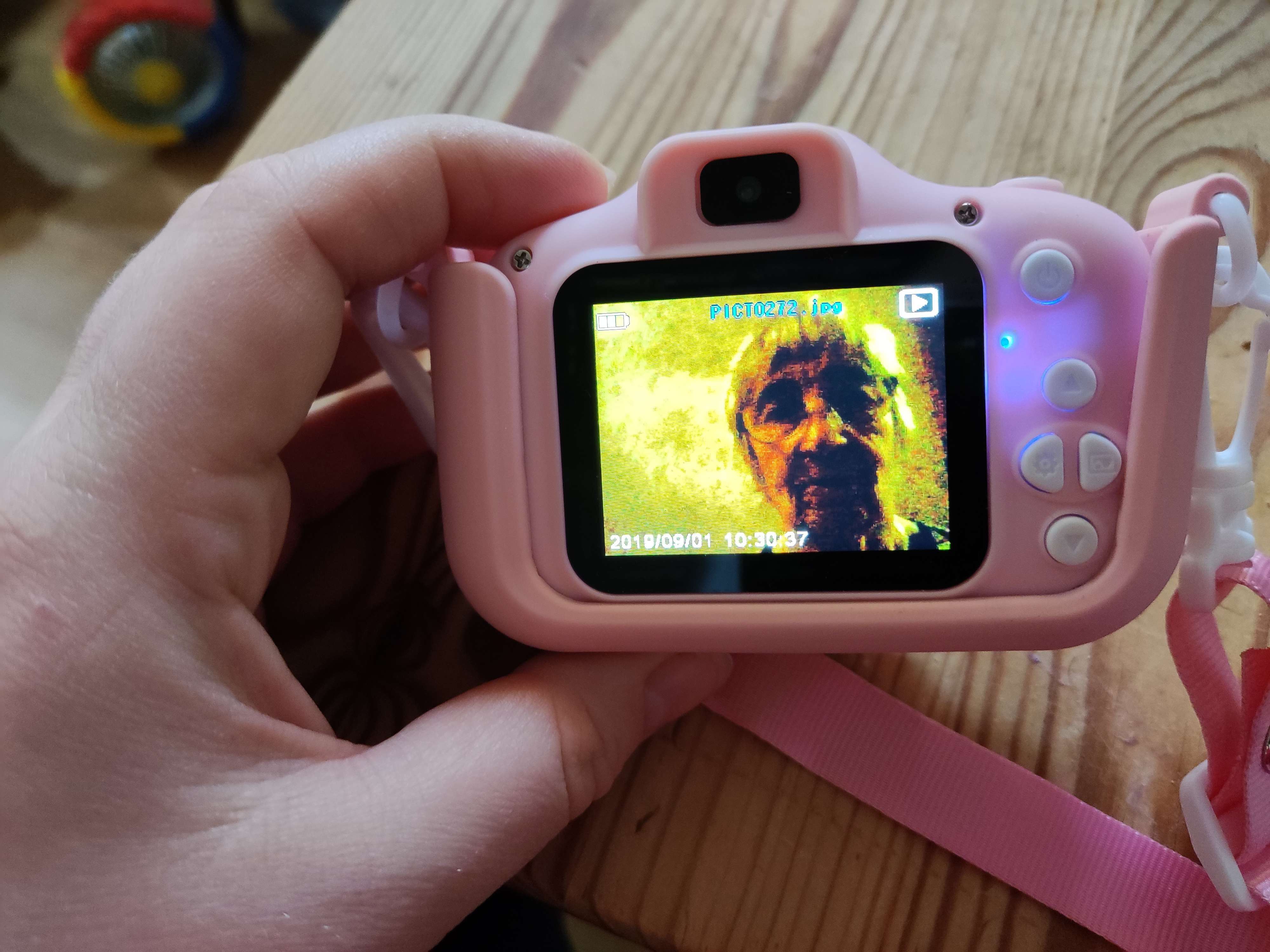 Фотография покупателя товара Детский фотоаппарат «Суперфотограф», цвет розовый - Фото 5