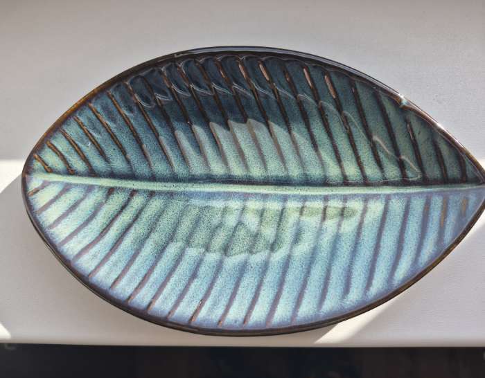 Фотография покупателя товара Блюдо сервировочное «Лист», керамика, 20×12.5 см, бирюзовое - Фото 1