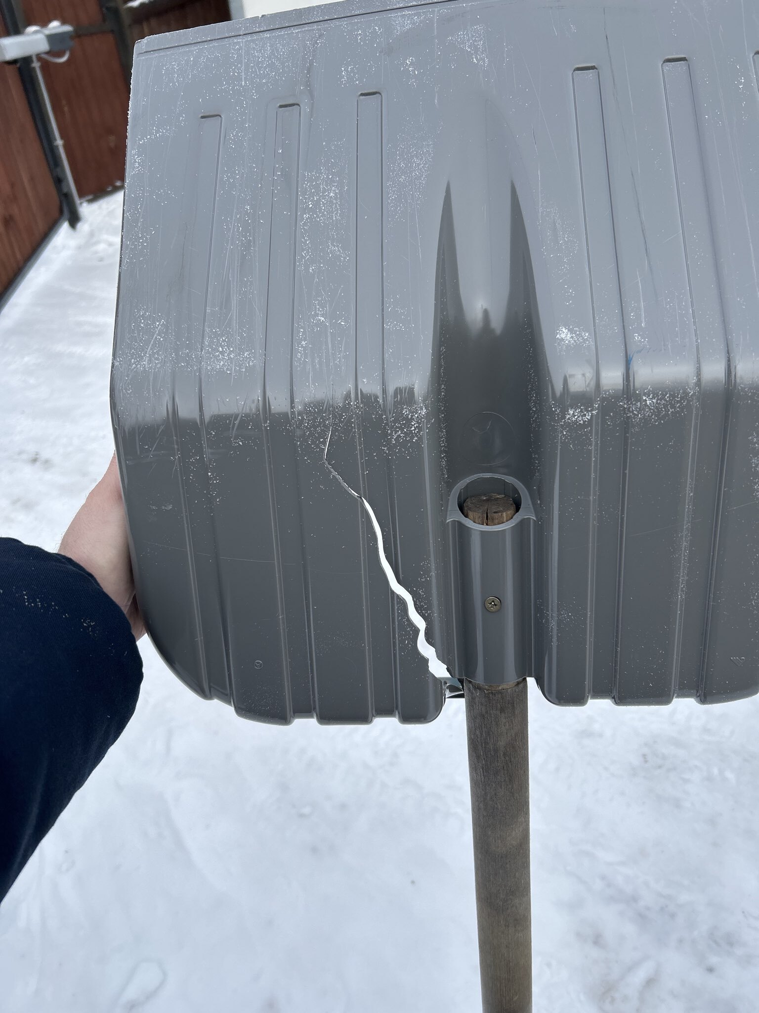 Фотография покупателя товара Ковш лопаты для уборки снега, 430×420 мм, поликарбонат, без планки, тулейка 36 мм, МИКС - Фото 3