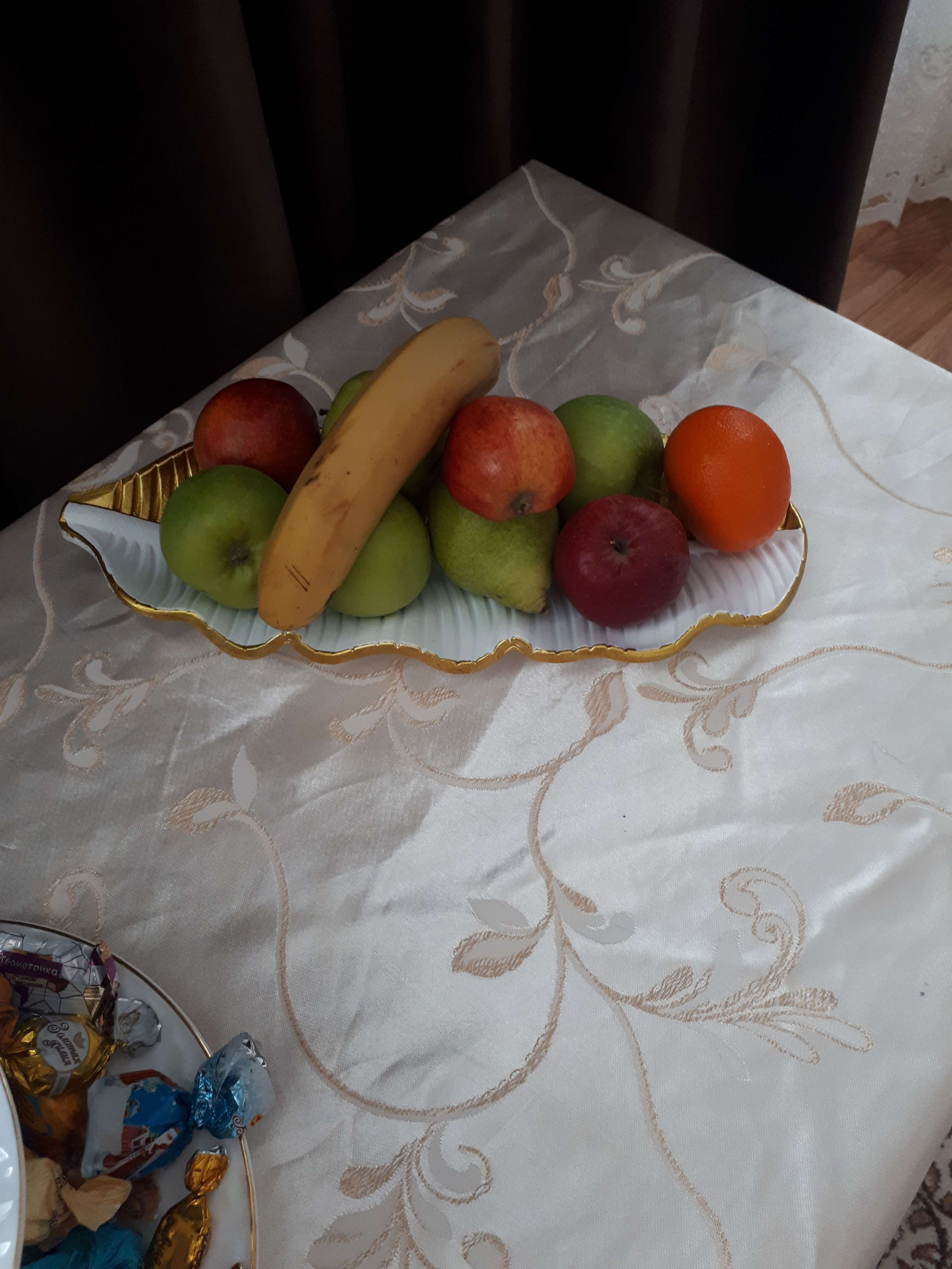 Фотография покупателя товара Блюдо для фруктов Доляна «Золотой лист», 36×14×3 см, цвет золотой с белым - Фото 3