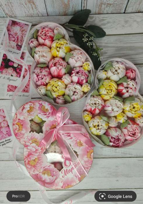 Фотография покупателя товара Коробка подарочная «Синий трактор», 19×14.5×5 см - Фото 1