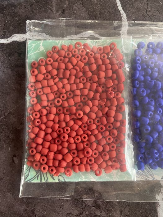 Фотография покупателя товара Бисер круглый 6/0 «Матовый. Патриот», 3 цвета × 20 г, 20×8×0.7 см - Фото 1