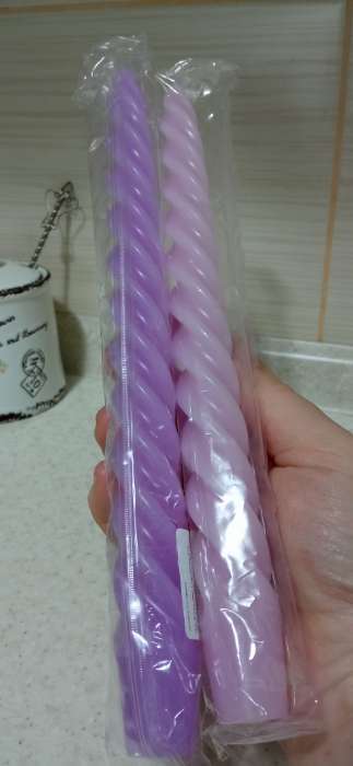 Фотография покупателя товара Свеча витая, 2.3×24.5 см, 5 ч, 50 г, тёмно-зелёная - Фото 3