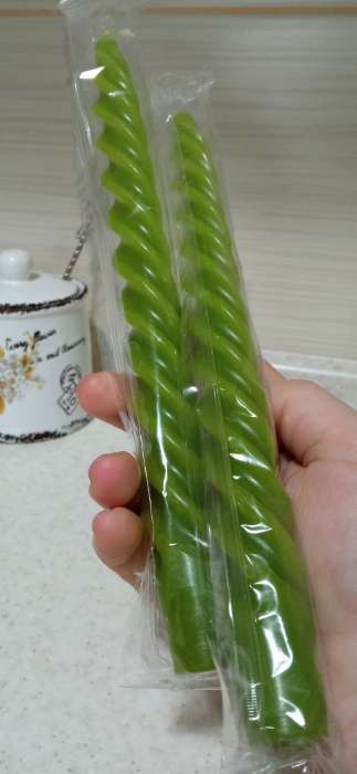 Фотография покупателя товара Свеча витая, 2.3×24.5 см, 5 ч, 50 г, тёмно-зелёная - Фото 1