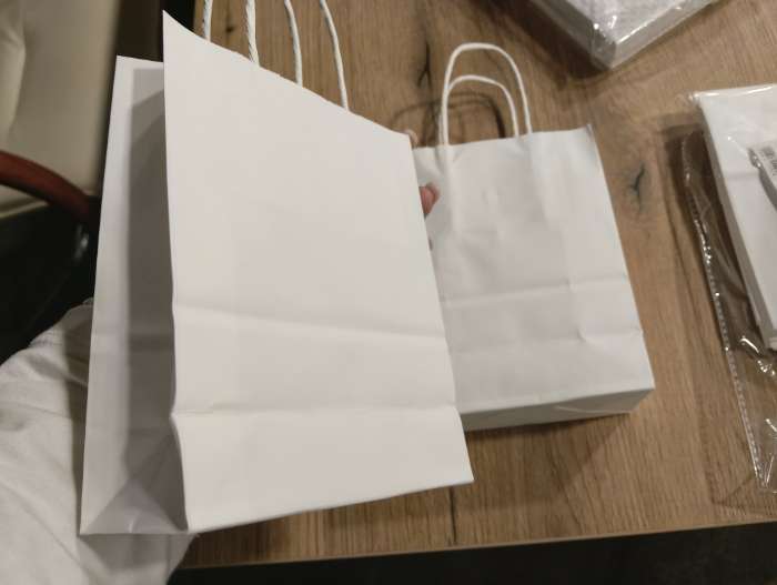 Фотография покупателя товара Пакет белый без печати, круглая ручка, 15×12×6 см, 120 г - Фото 1