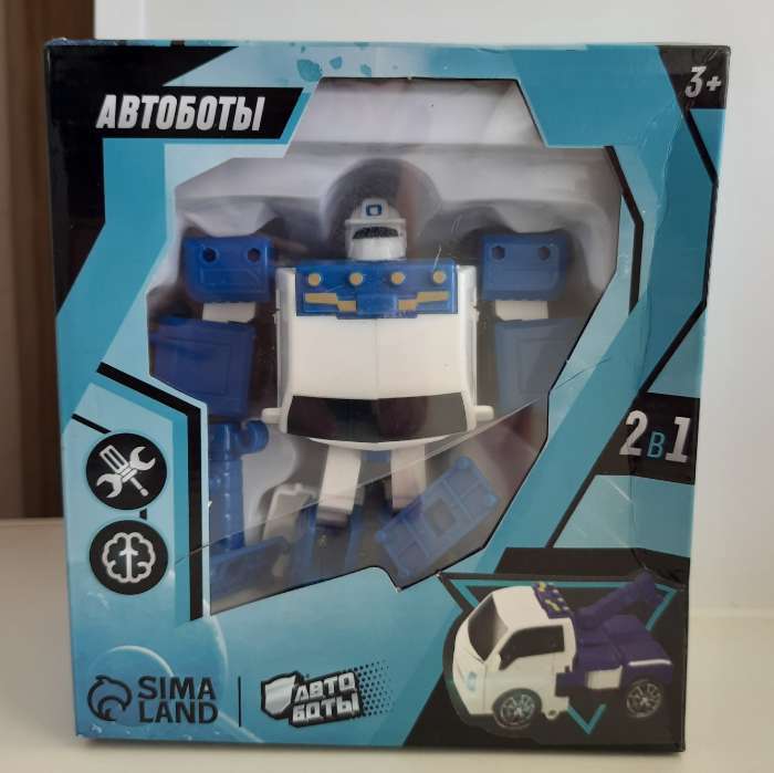 Фотография покупателя товара Робот - машинка «Автобот», трансформируется - Фото 3