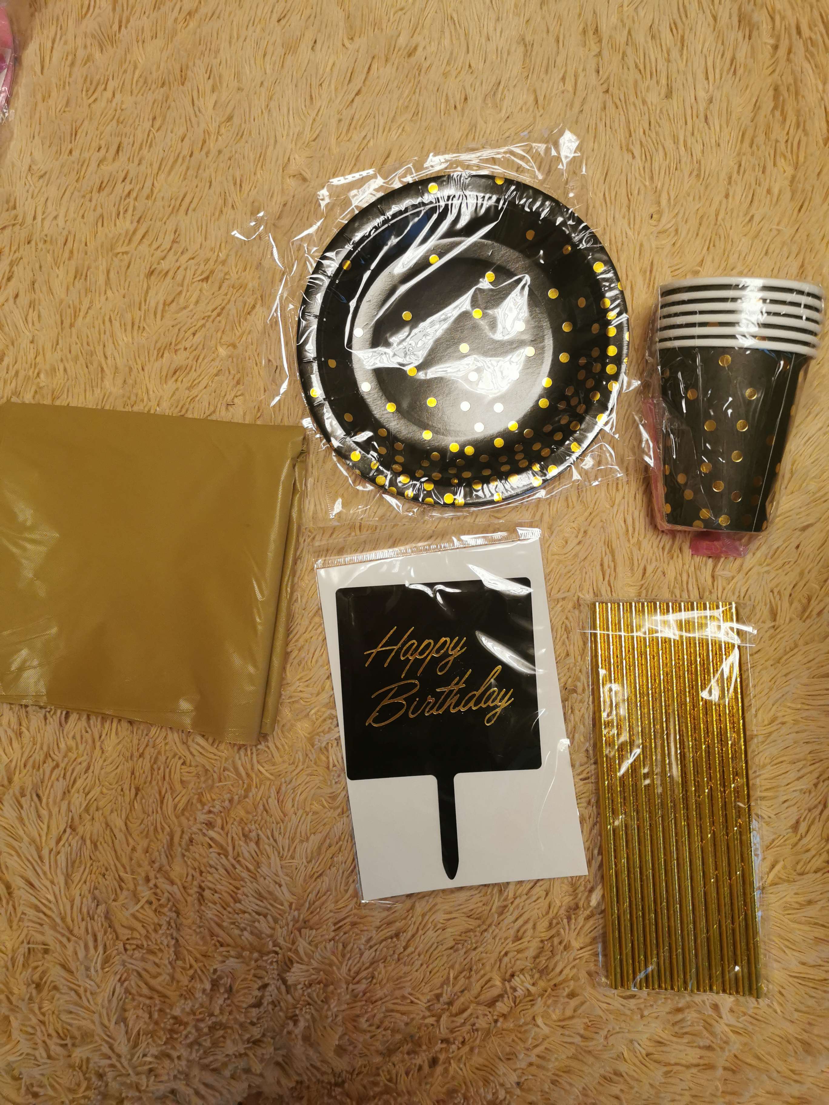 Фотография покупателя товара Набор посуды «С днём рождения», конфетти, цвет чёрно-золотой - Фото 1