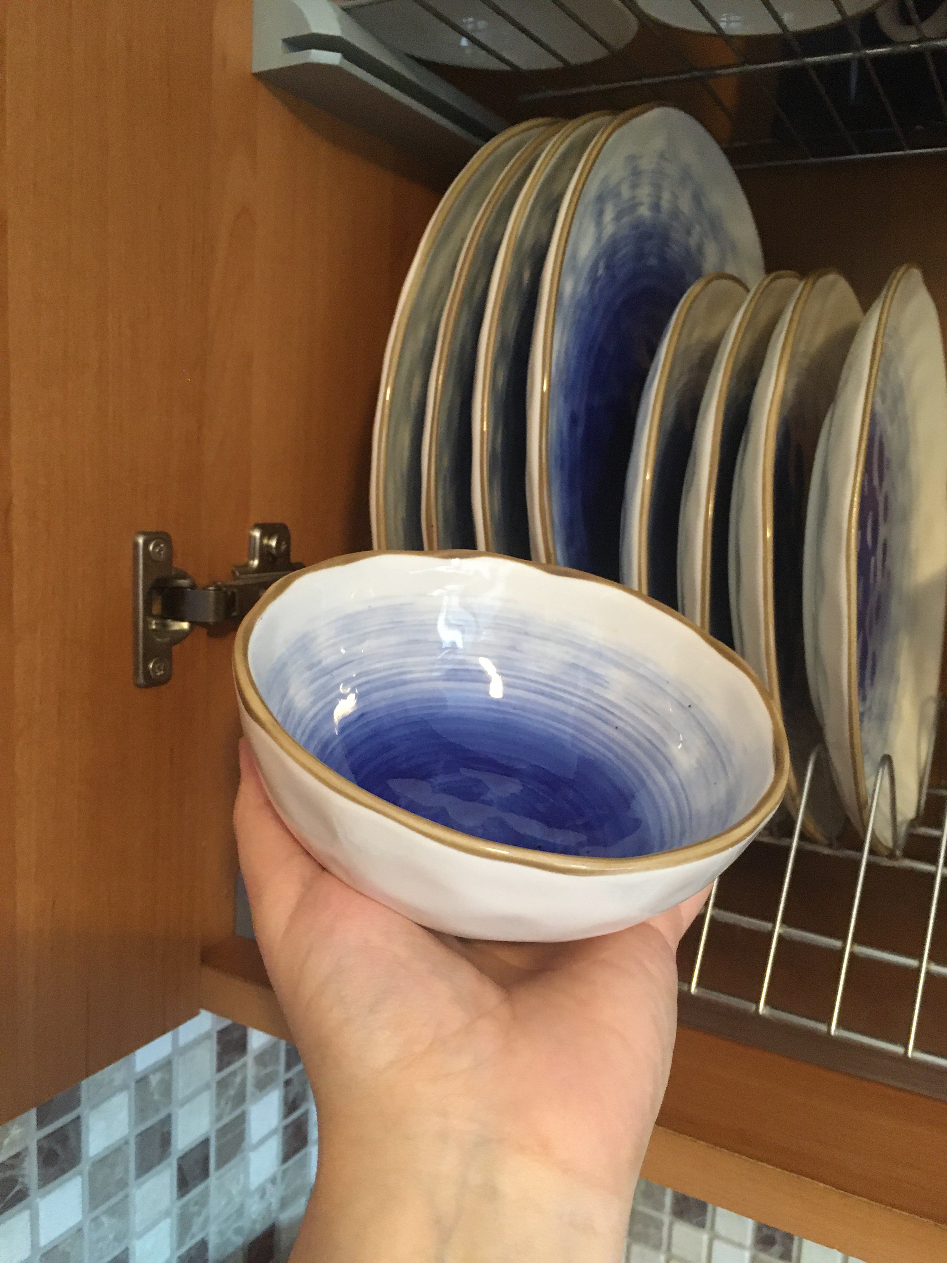 Фотография покупателя товара Набор фарфоровой посуды Доляна «Космос», 16 предметов: 4 тарелки d=21 см, 4 тарелки d=27,5 см, 4 миски d=13 см, 4 кружки 400 мл, цвет синий - Фото 6
