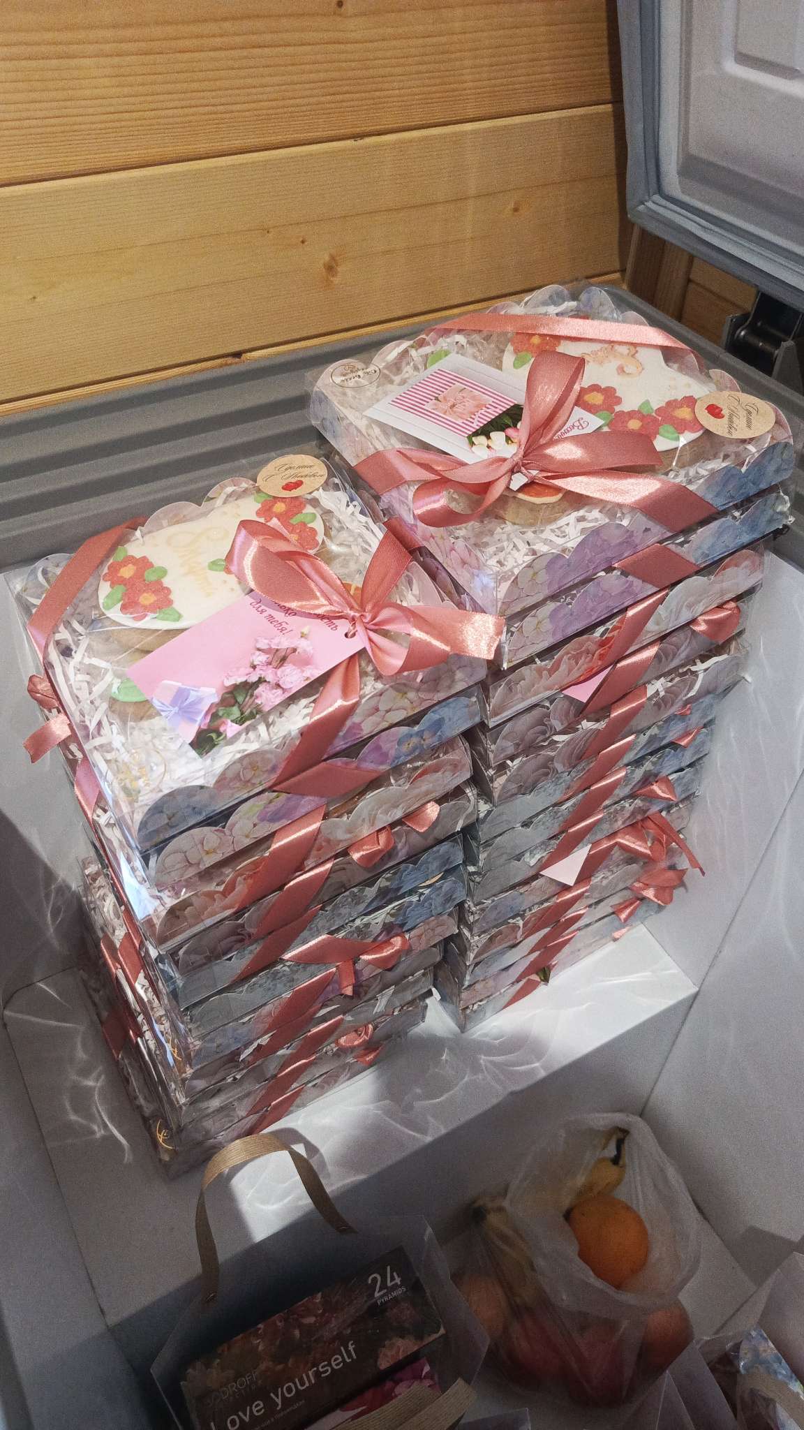 Фотография покупателя товара Коробка для печенья, «8 марта», 18×18×3 см - Фото 1