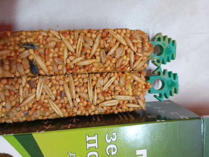 Фотография покупателя товара Зерновые палочки «Пижон» для птиц, с минералами, 2 шт., 90 г - Фото 1