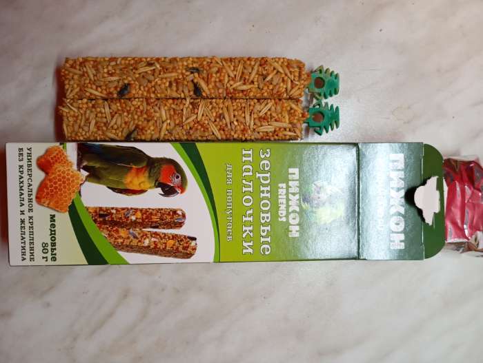 Фотография покупателя товара Зерновые палочки «Пижон» для птиц, с минералами, 2 шт., 90 г - Фото 2