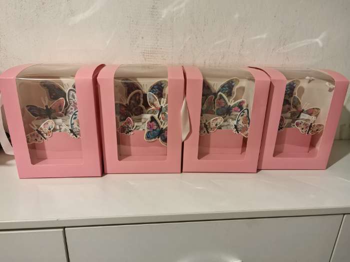 Фотография покупателя товара Коробка для цветов, букетов, крафт с ПВХ окном, 20×20×25 см - Фото 2