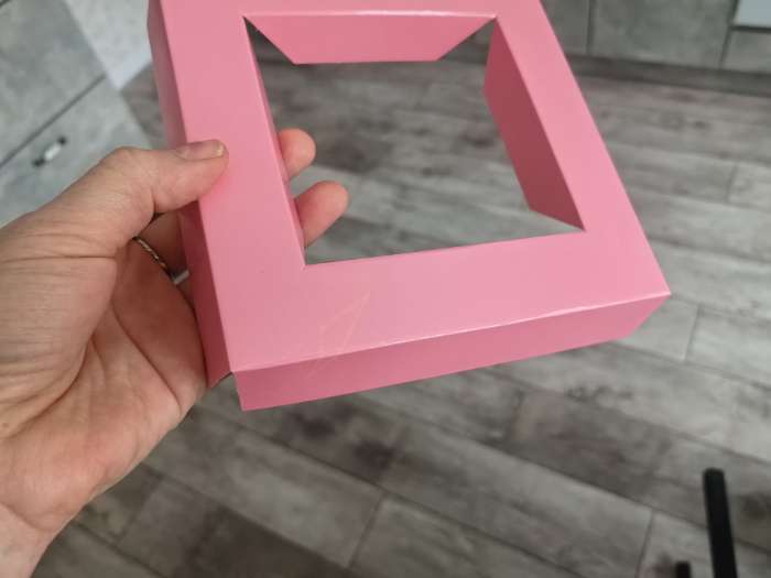 Фотография покупателя товара Коробка для цветов, букетов, крафт с ПВХ окном, 20×20×25 см - Фото 7