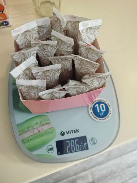 Фотография покупателя товара Коробка для цветов, букетов, крафт с ПВХ окном, 20×20×25 см - Фото 1