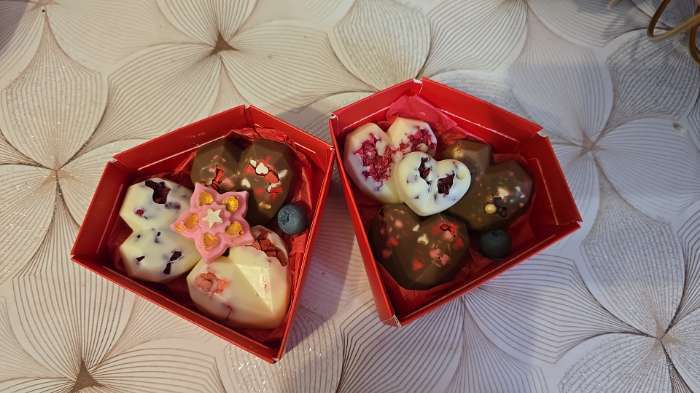 Фотография покупателя товара Коробка подарочная под бижутерию «Розовая, тиснение», 10×9×3.5 см - Фото 1