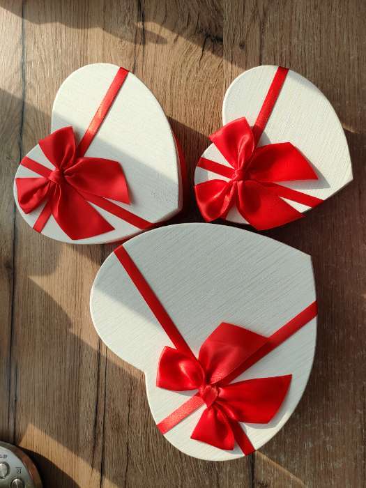 Фотография покупателя товара Набор подарочных коробок сердце 3 в 1, «Красный бант», 22×20×9; 19×17×7.5; 16×13.5×6 см - Фото 3