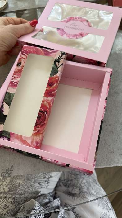 Фотография покупателя товара Коробка для 8 конфет + шоколад, с окном «Самой прекрасной», 17.7×17.8×3.8 см Кондитерская упаковка - Фото 20