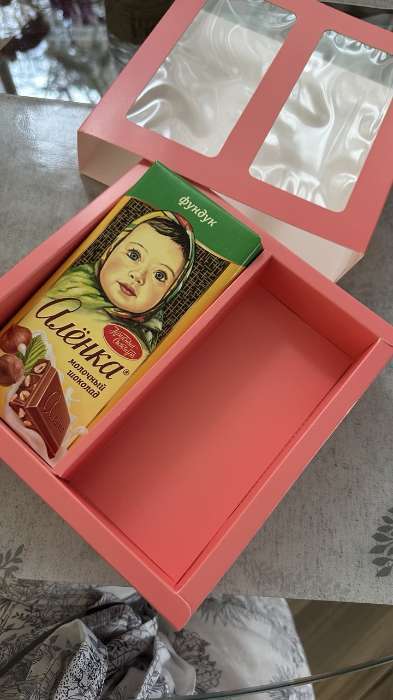 Фотография покупателя товара Коробка для 8 конфет + шоколад, с окном «Самой прекрасной», 17.7×17.8×3.8 см Кондитерская упаковка - Фото 19