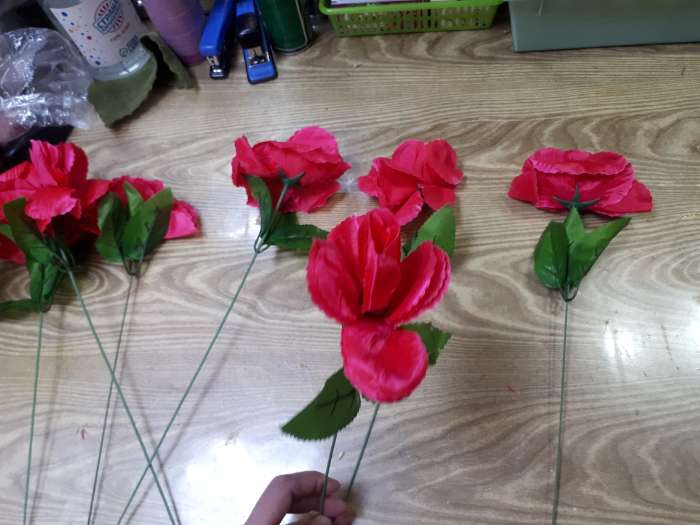 Фотография покупателя товара Цветы искусственные "Роза малиновая" 40 см - Фото 2