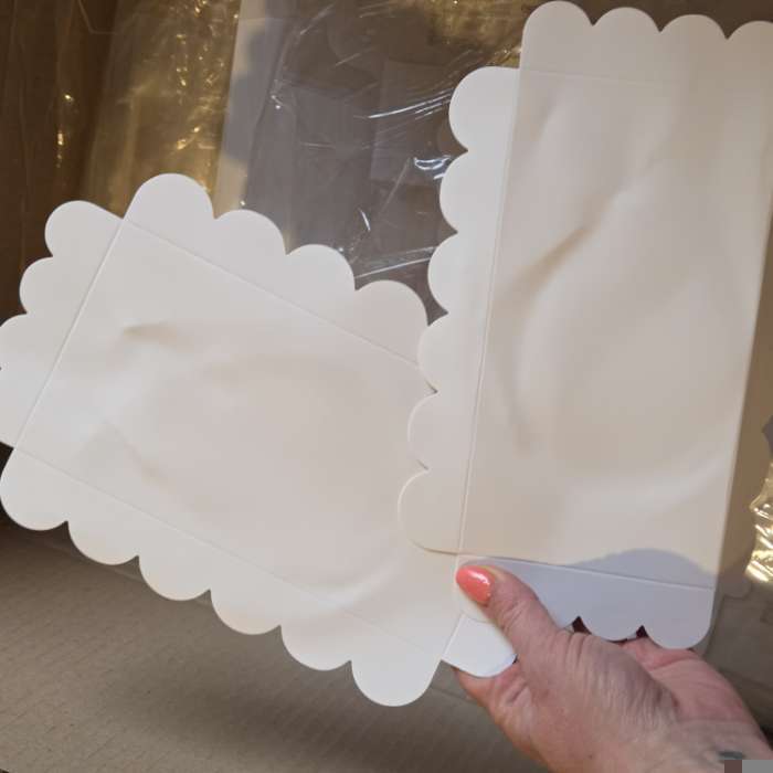 Фотография покупателя товара Кондитерская коробка под рулет, белая, с ручками, 18.5×10×10 см - Фото 83