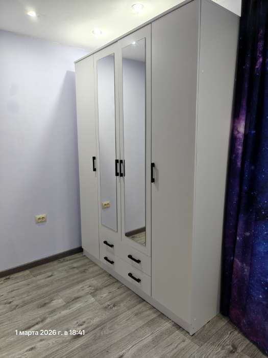 Фотография покупателя товара Шкаф четырёхстворчатый «Квадро», с зеркалом, 1600×487×2200 мм, цвет графит - Фото 2