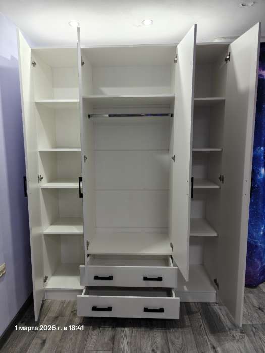 Фотография покупателя товара Шкаф четырёхстворчатый «Квадро», с зеркалом, 1600×487×2200 мм, цвет графит - Фото 3