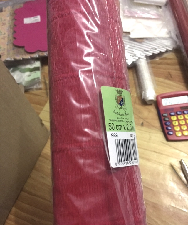 Фотография покупателя товара Бумага гофрированная 989 красная,   140г 50 см х 2, 5 м - Фото 5
