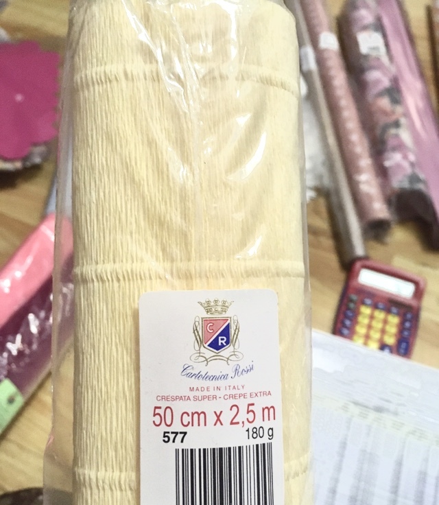 Фотография покупателя товара Бумага для упаковок и поделок, Cartotecnica Rossi, гофрированная, розовая, однотонная, двусторонняя, рулон 1 шт., 0,5 х 2,5 м - Фото 1
