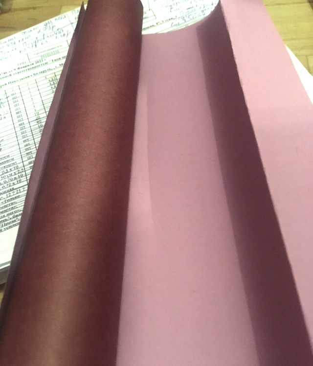 Фотография покупателя товара Бумага упаковочная крафт, фиолетовый-сиреневый 0,68 х 10 м - Фото 31