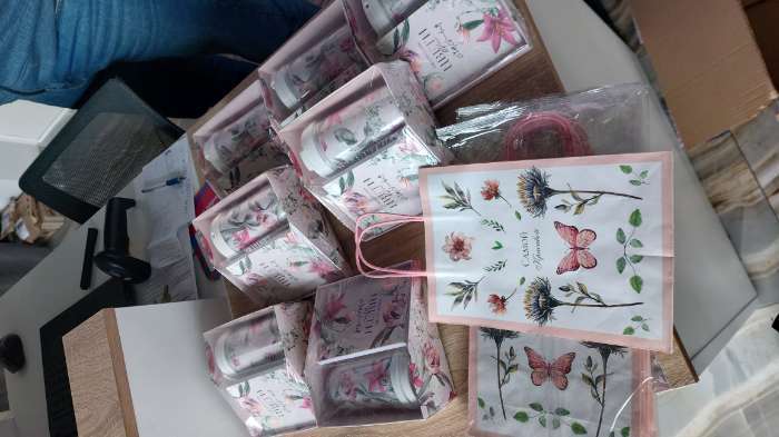 Фотография покупателя товара Пакет подарочный крафт «Подарок для тебя» 18×8×25 см - Фото 4