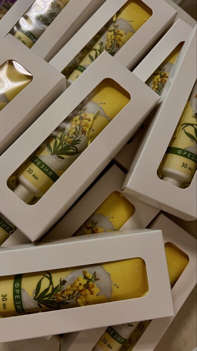 Фотография покупателя товара Коробка для 3 конфеты, с окном, белый 13×5×3.3 см - Фото 1