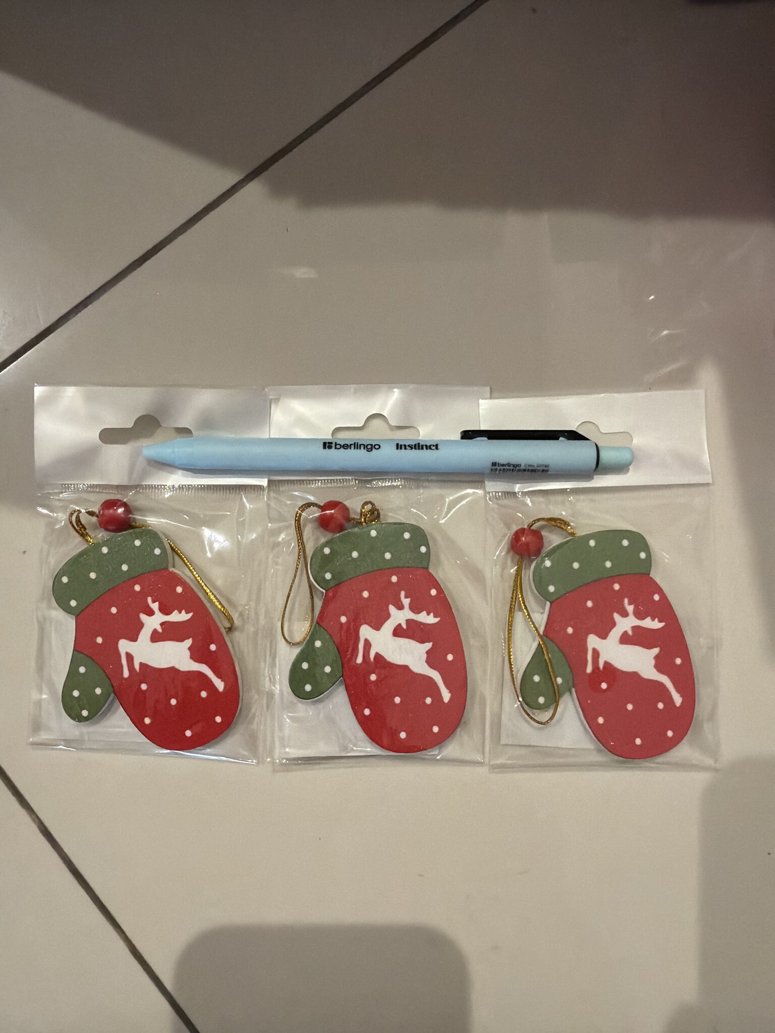 Фотография покупателя товара Елочная игрушка «Варежка», МИКС - Фото 4