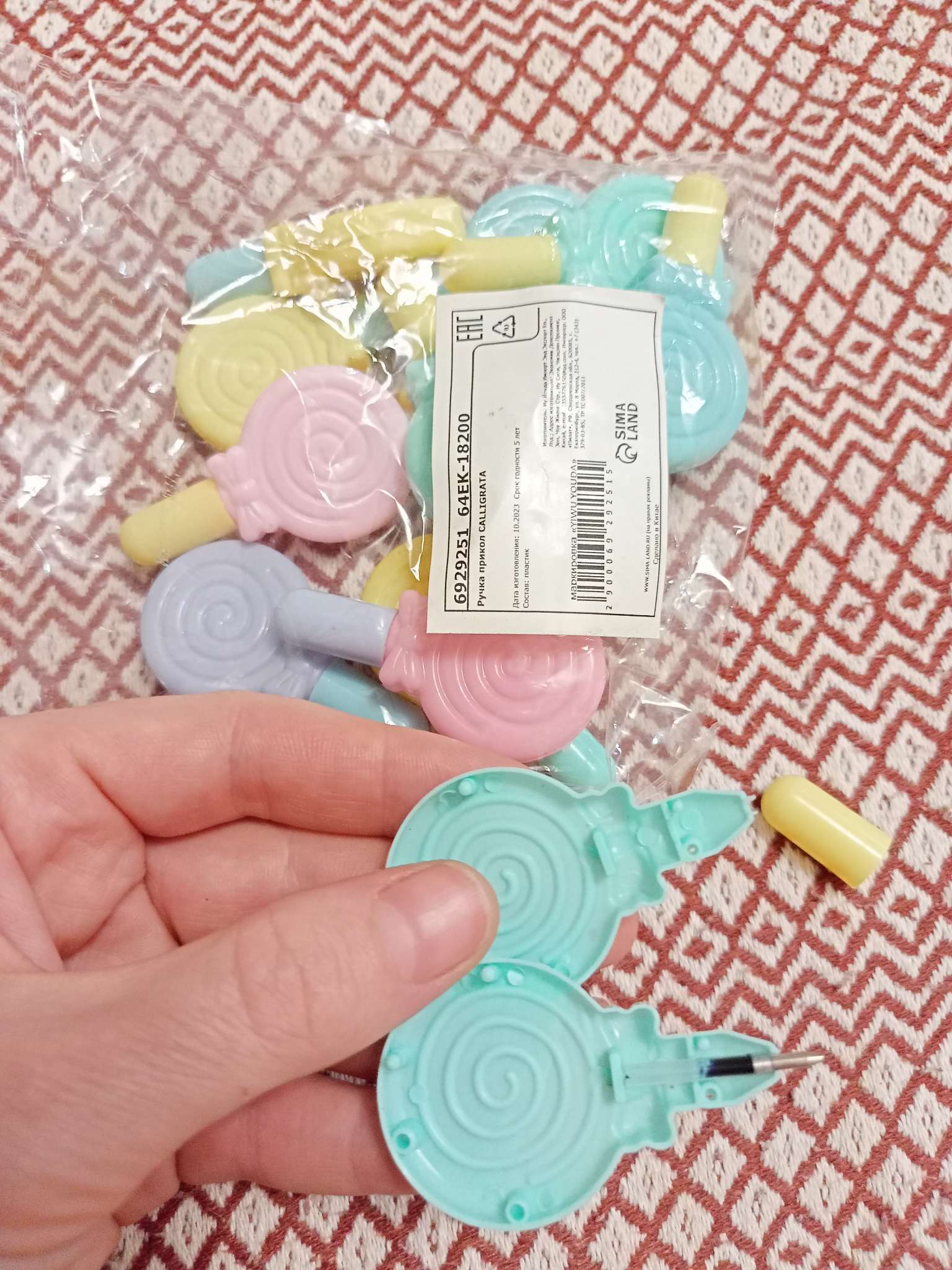 Фотография покупателя товара Ручка-прикол Calligrata «Леденец», чёрный стержень, шариковая, подарочная, МИКС - Фото 6